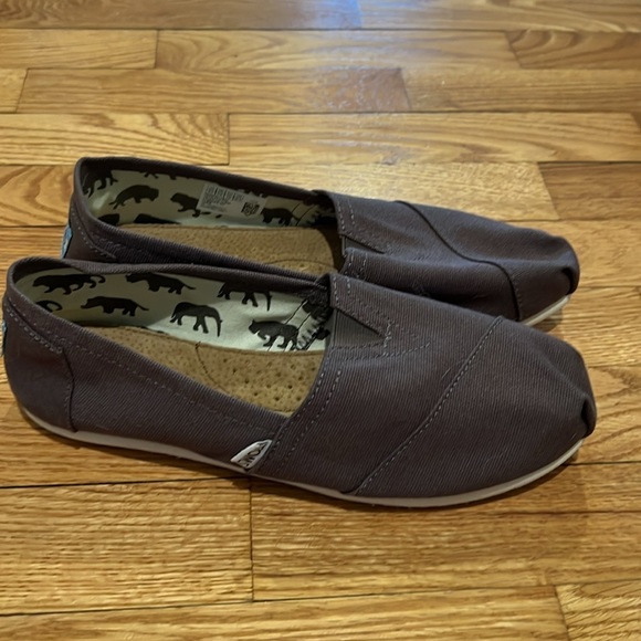Toms Shoes - Picture 3 of 6